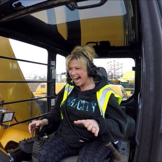 Giveaway: Win A One Hour Experience to Diggerland XL