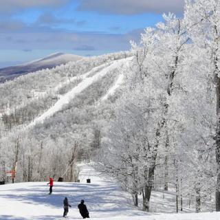 Suit Up and Head Out to these Family-Friendly Ski (and Snowboarding) Mountains near Bergen County,NJ