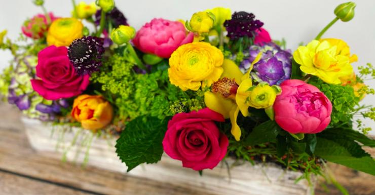 Create Beauty At Home With a Self-Made Flower Arrangement