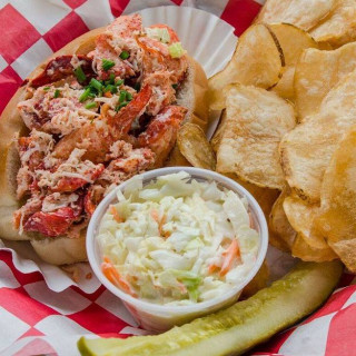 Jacks Lobster Shack in Cresskill Serves Up Summer All Year Long