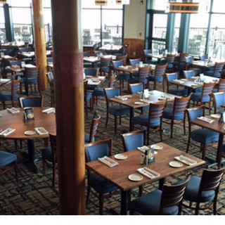 Mitchell’s Fish Market Restaurant Opens in Edgewater