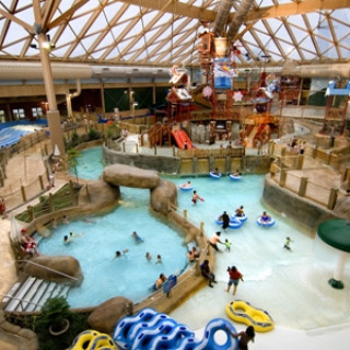 Camelback Lodge’s HUGE New Indoor Camelback Water Park