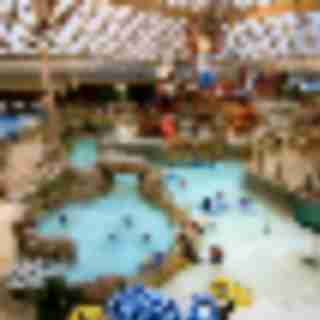 Camelback Lodge’s HUGE New Indoor Camelback Water Park