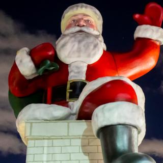 Let’s Get Jolly! Santa Claus has arrived at Westfield Garden State Plaza [dedicated]