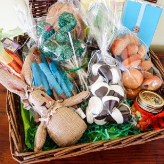 Giveaway: Win an Easter Basket from Sweettablescapes