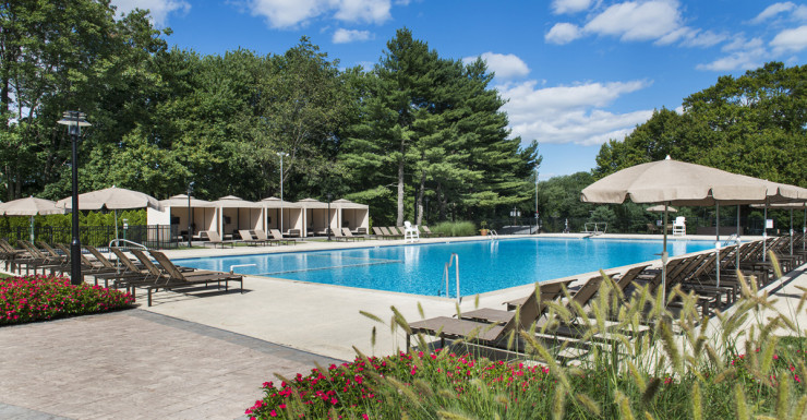 Resort Life in Bergen County at Edgewood Country Club (dedicated)