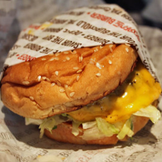 Habit Burger Opens its Second Bergen County Restaurant in River Edge