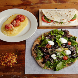 New Restaurant Izzy’s Opens in Edgewater (dedicated)