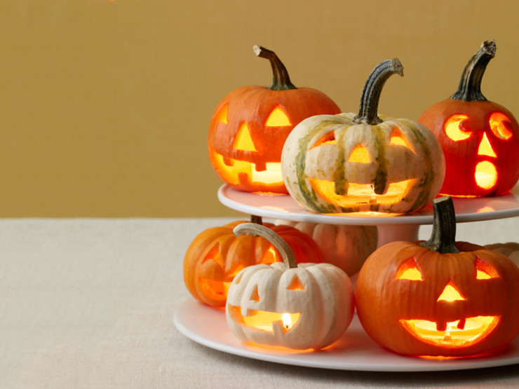 A Haunted Halloween Table